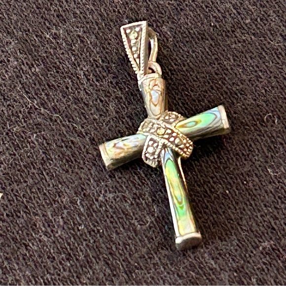 925 Sterling Silver Abalone Marcasite  MOP Cross Pendant Iridescent - Picture 2 of 6
